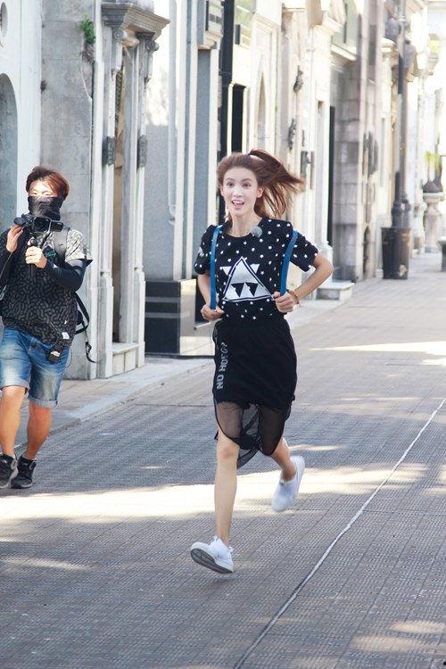 金晨生活照花样姐姐